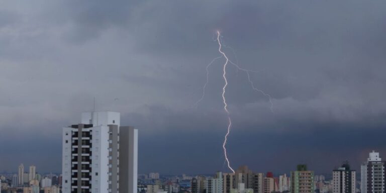 São Paulo terá mais chuvas fortes no final da tarde desta quinta (15) sao-paulo-tera-mais-chuvas-fortes-no-fim-da-tarde-desta-quinta-(15)